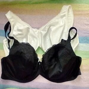 2PC 🖤 Satin Silk  Bras @Size 40D 🌼Underwire